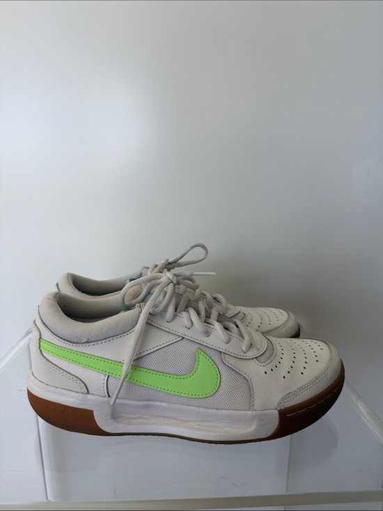 Nike Shoes - ✨NEON✨ NikeCourt Air Zoom Lite 3
Women's Tennis Shoes
